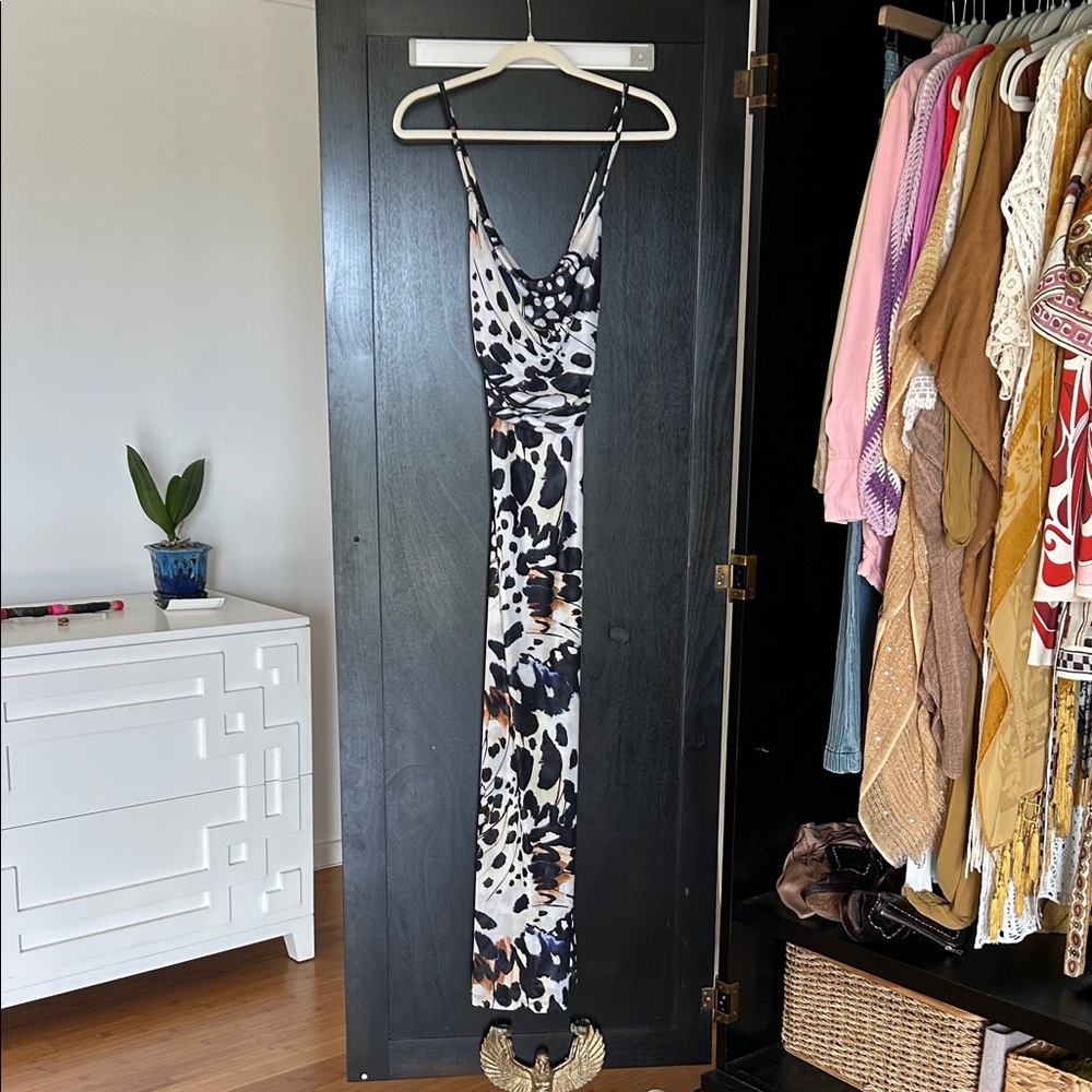 Chic Monarch Butterfly Print Maxi Dress - Picture 2 of 7